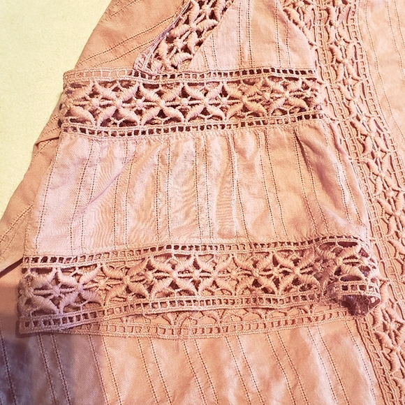 Abercrombie & Fitch Embroidery Cold Shoulder Top, XS/S - Picture 2 of 5